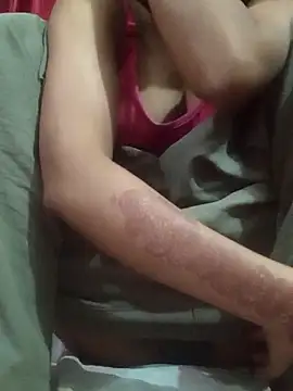 Snapshot of Mansi01 chatting on 10-17-25, 02:15 Mansi01 online show from 10-17-25, 02:15