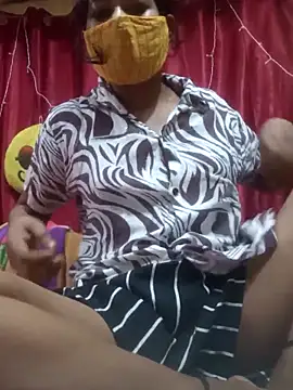 Snapshot of Mansi01 chatting on 10-18-25, 10:54 Mansi01 online show from 10-18-25, 10:54