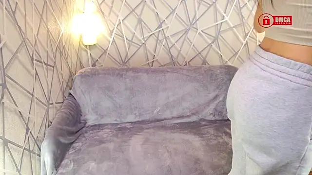 Charming LIA online show from 11-27-25, 09:17