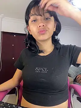 xoxo milk online show from 11-18-25, 08:02