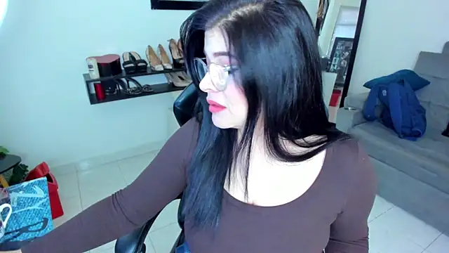 Snapshot of Miel_82 chatting on 10-15-25, 11:10 Miel 82 online show from 10-15-25, 11:10