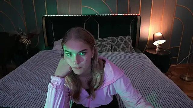 AlinaLiii online show from 11-17-25, 01:17