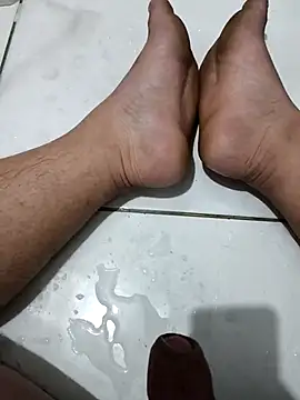 Snapshot of Nunes006 chatting on 09-29-25, 06:35 Nunes006 online show from 09-29-25, 06:35