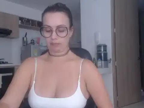 Snapshot of LovePaula chatting on 02-20-25, 01:14 LovePaula online show from 02-20-25, 01:14