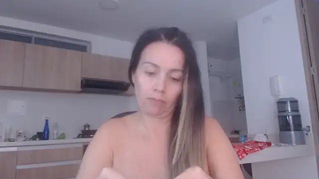 LovePaula online show from 06-09-26, 03:07