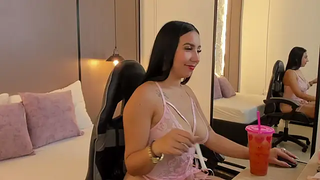 olivia willoow online show from 02-24-26, 02:42