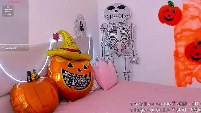 AishaAysitt online show from 10-27-25, 09:13