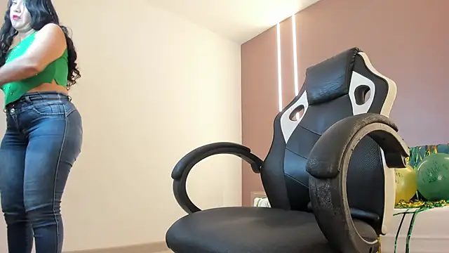 zoee zi online show from 03-17-26, 08:23