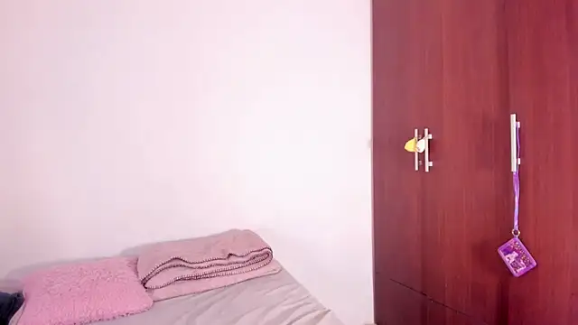 Snapshot of ScarlettRosetti chatting on 11-16-25, 02:06 ScarlettRosetti online show from 11-16-25, 02:06