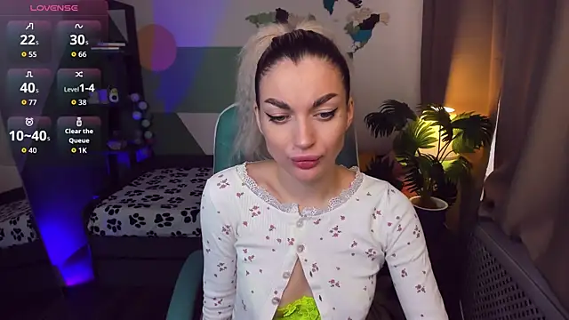 Alice Cutieee online show from 10-06-25, 10:34