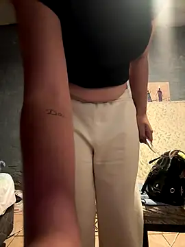 Snapshot of Lolalopez746 chatting on 09-21-25, 12:01 Lolalopez746 online show from 09-21-25, 12:01