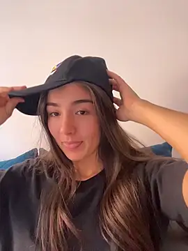 Snapshot of Innerpeace_ chatting on 12-13-25, 07:53 Innerpeace online show from 12-13-25, 07:53