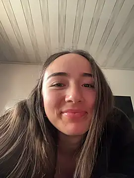 Snapshot of Innerpeace_ chatting on 12-21-25, 09:55 Innerpeace online show from 12-21-25, 09:55