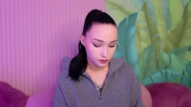 Snapshot of Amanda_Choi chatting on 10-11-25, 05:28 Amanda Choi online show from 10-11-25, 05:28
