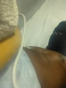 Snapshot of Blackveins32 chatting on 09-21-25, 09:27 Blackveins32 online show from 09-21-25, 09:27