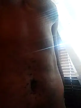 Snapshot of Blackveins32 chatting on 10-22-25, 06:02 Blackveins32 online show from 10-22-25, 06:02