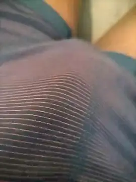 Snapshot of Blackveins32 chatting on 10-26-25, 05:46 Blackveins32 online show from 10-26-25, 05:46