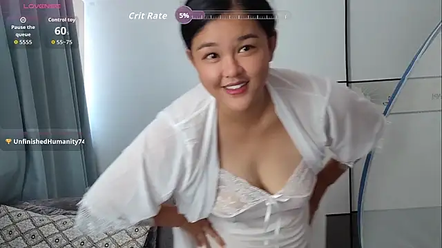 Snapshot of Qian-Qian chatting on 09-30-25, 03:00 Qian-Qian online show from 09-30-25, 03:00