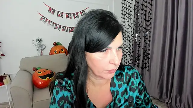 Snapshot of Moon_Veloure1 chatting on 10-19-25, 03:29 Moon Veloure1 online show from 10-19-25, 03:29