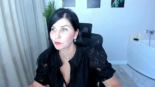 Moon Veloure1 online show from 11-09-25, 12:25