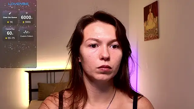 Snapshot of EllaCanny chatting on 10-18-25, 05:43 EllaCanny online show from 10-18-25, 05:43