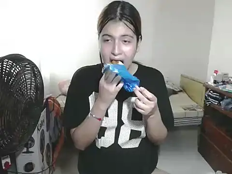 Snapshot of Mirage_Sertori chatting on 11-11-25, 06:52 Mirage Sertori online show from 11-11-25, 06:52