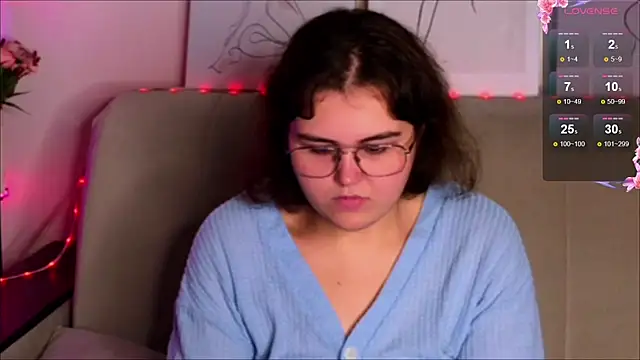 Snapshot of chatting on 10-08-25, 10:46 online show from 10-08-25, 10:46