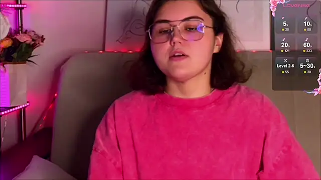 Snapshot of chatting on 10-12-25, 08:57 online show from 10-12-25, 08:57