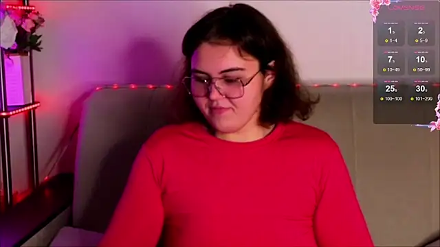 Snapshot of chatting on 10-20-25, 08:26 online show from 10-20-25, 08:26