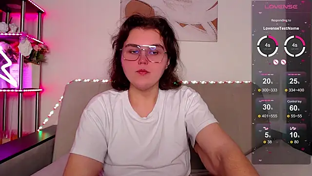 Snapshot of chatting on 11-21-25, 03:49 online show from 11-21-25, 03:49