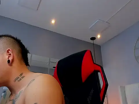 wildthor26 online show from 10-08-25, 06:11