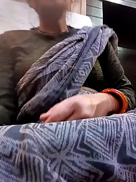 Snapshot of KumariPayal chatting on 12-15-25, 03:05 KumariPayal online show from 12-15-25, 03:05