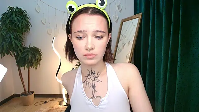 Elastikisss online show from 10-19-25, 02:12