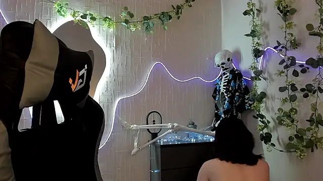 Elastikisss online show from 04-27-26, 03:59