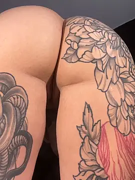 Snapshot of charlotteemerson123 chatting on 12-16-25, 05:51 charlotteemerson123 online show from 12-16-25, 05:51