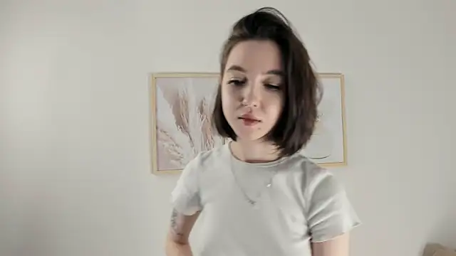 Snapshot of Veyaspace chatting on 10-02-25, 01:07 Veyaspace online show from 10-02-25, 01:07