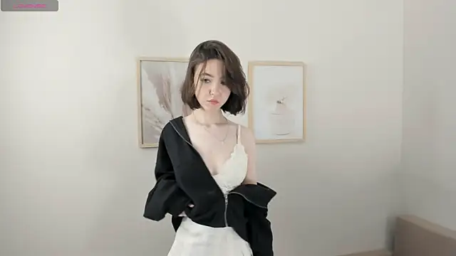 Snapshot of Veyaspace chatting on 10-04-25, 01:20 Veyaspace online show from 10-04-25, 01:20