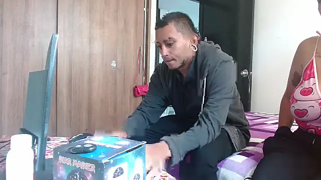 Snapshot of Carlandelli1 chatting on 10-22-25, 01:33 Carlandelli1 online show from 10-22-25, 01:33