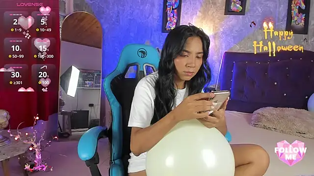 Lauren smiles online show from 11-04-25, 04:00