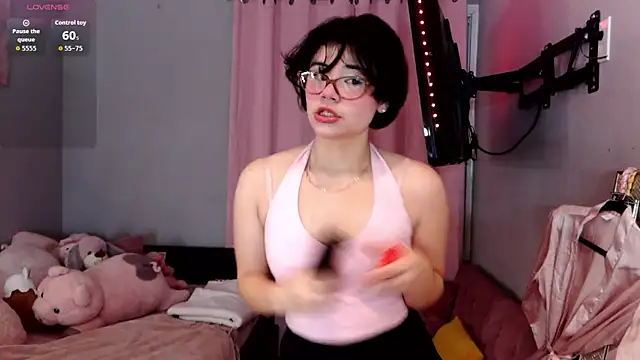 LunaMilav online show from 10-26-25, 01:00