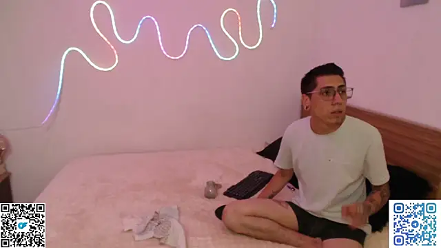 zoe-mate14 online show from 04-10-26, 04:50