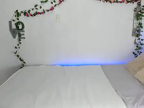 michell anyeli online show from 10-04-25, 10:41