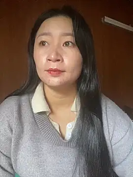 Snapshot of violet-00 chatting on 10-17-25, 12:14 violet-00 online show from 10-17-25, 12:14