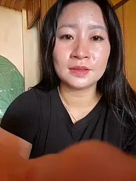 Snapshot of violet-00 chatting on 10-31-25, 04:02 violet-00 online show from 10-31-25, 04:02