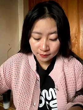 Snapshot of violet-00 chatting on 11-03-25, 12:35 violet-00 online show from 11-03-25, 12:35