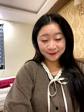 Snapshot of violet-00 chatting on 11-18-25, 01:11 violet-00 online show from 11-18-25, 01:11