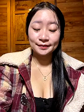 Snapshot of violet-00 chatting on 11-19-25, 01:49 violet-00 online show from 11-19-25, 01:49