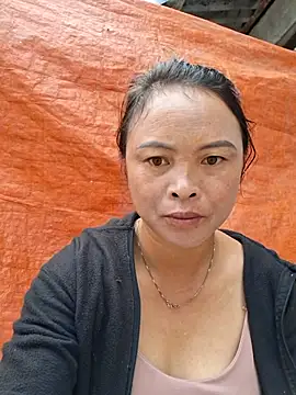 xuxulovezz online show from 09-24-25, 12:14