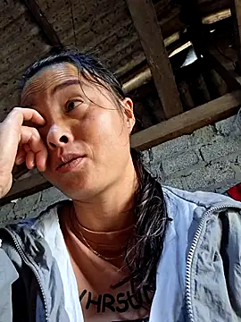 xuxulovezz online show from 10-04-25, 03:04