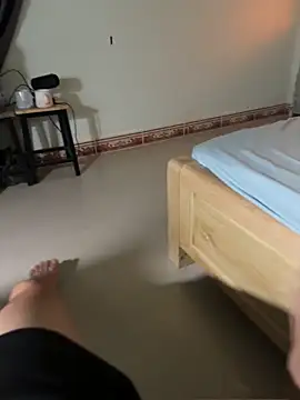 Snapshot of Helen-Tran chatting on 10-10-25, 05:28 Helen-Tran online show from 10-10-25, 05:28